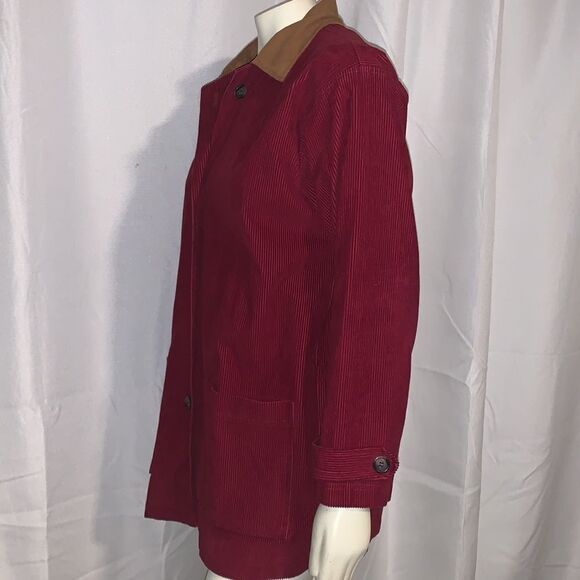 VGT corduroy button-down jacket. Size medium - Picture 8 of 10